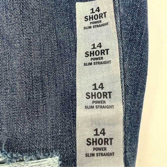 NWT Old Navy Women Power Slim Straight Blue Jeans Sz 14 Short Distressed Stretch - Picture 16 of 16